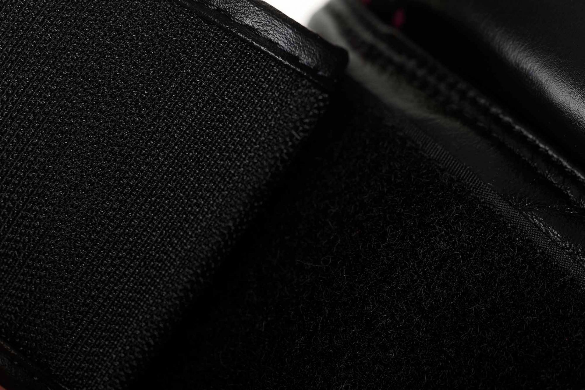 adidas Kickboxing wedstrijdhandschoen zwart/roze, adiKBWKF200